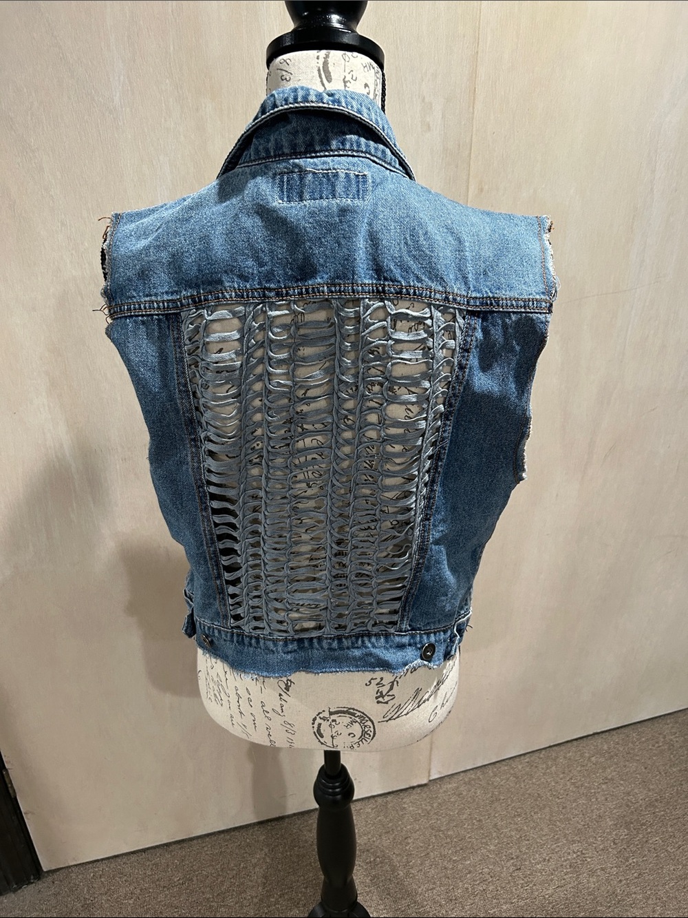 Vintage Havana Blue Denim Sleeveless Vest with Lace-Up Panels - Picture 2 of 6